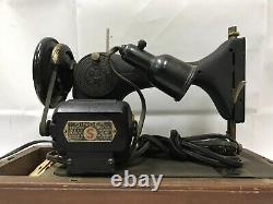 ESTATE FIND! Vintage SInger 1948 Model 128-23 Sewing Machine with Original Case