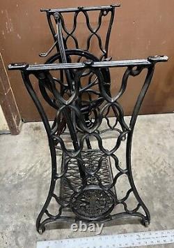 Early Antique Singer Sewing Machine Treadle Base Cast Iron Clean Original Paint