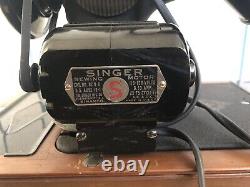 Excellent! Vintage 1950 Singer 128 Sewing Machine with Case and Key