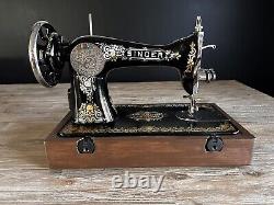 Gorgeous 1915 Singer 15 Gingerbread / Tiffany Sewing Machine Sews Great