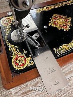 Gorgeous 1919 Singer 128 La Vencedora Sewing Machine Vtg Hand Crank Fully Tested