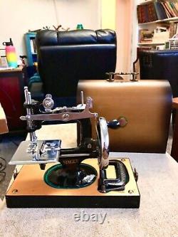 Mint New Dome Rare Antique Vintage Singer 20 K-20 Toy Small Child Sewing Machine