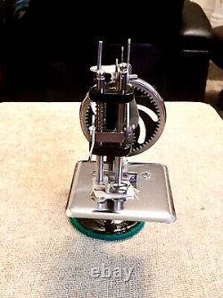 Mint New Dome Rare Antique Vintage Singer 20 K-20 Toy Small Child Sewing Machine