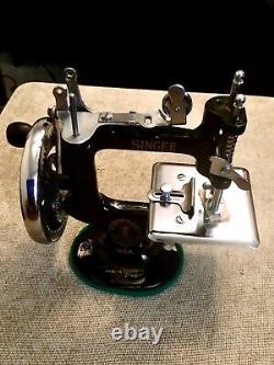 Mint New Dome Rare Antique Vintage Singer 20 K-20 Toy Small Child Sewing Machine