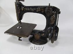 Model 24 Singer Sewing Machine 1900 N Serial Number