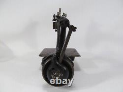 Model 24 Singer Sewing Machine 1900 N Serial Number