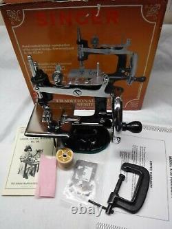 Nib New Rare Antique Vintage Singer 20 K-20 Toy Small Child Sewing Machine 1990