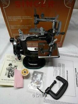 Nib New Rare Antique Vintage Singer 20 K-20 Toy Small Child Sewing Machine 1990