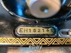 Nice 1952- 206k Singer ZigZag Sewing Machine Serviced, cleaned and tested