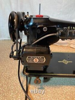 Nice 1952- 206k Singer ZigZag Sewing Machine Serviced, cleaned and tested