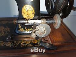 Outstanding 1900 model Singer 48k Ottoman Hand Crank sewing machine P387125