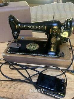 RARE SCOTLAND 1914 Singer 66 LOTUS Sewing Machine with Case Motor Light