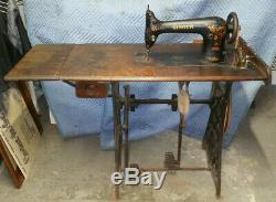 RARE SINGER 31-15 sewing machine with unusual iron ratcheting base, like treadle