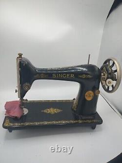 RARE VINTAGE 1920's SINGER SEWING MACHINE MODEL AA400951 Has Movement, Pedal