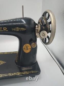 RARE VINTAGE 1920's SINGER SEWING MACHINE MODEL AA400951 Has Movement, Pedal