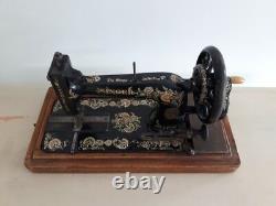 Rare 1902 model Singer 48k Ottoman Hand Crank sewing machine R679361