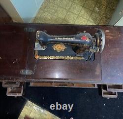 Rare Antique Early 1900 Vintage Singer Wooden Desk Sewing Machine