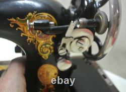 Rare Antique Singer Sewing Machine 1920's Model with Operating Motor/Light Tool