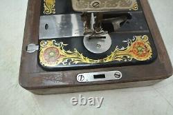 Rare Antique Singer Sewing Machine 1920's Model with Operating Motor/Light Tool