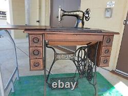 Rare Singer 115 Sewing Machine On A Treadle Cabinet, Working. ORIGINAL CONDITION