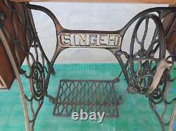 Rare Singer 115 Sewing Machine On A Treadle Cabinet, Working. ORIGINAL CONDITION