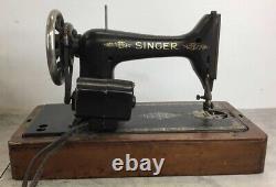Rare Vintage Singer Sewing Machine With Case. Tested Works