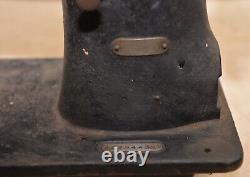 Rare antique Singer Industrial leather sewing machine 96-10 collectible 1929