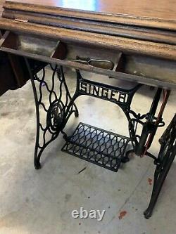 Refurbished Vintage Singer Sewing Machine Model 66 Serial # G5741932 yr. 1910