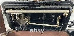 SERVICED Vtg Heavy Duty Singer 128 Sewing Machine La Vencedora, Bentwood Case