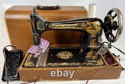 SINGER 1905 Antique Metal EMC Sphinx Victorian Sewing Machine WORKS w Pedal Case