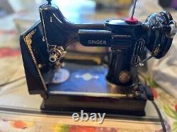 SINGER 221 Featherweight Sewing Machine