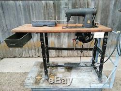 SINGER 400W1 Antique Industrial Sewing Machine with Stand