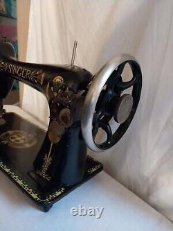 SINGER 66 Lotus 1906, GORGEOUS Treadle Machine Head. Untested