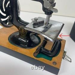 SINGER Antique Sewing Machine Hand-Cranked Sewing Machine Junk With Wooden Cover