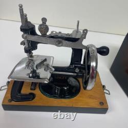 SINGER Antique Sewing Machine Hand-Cranked Sewing Machine Junk With Wooden Cover