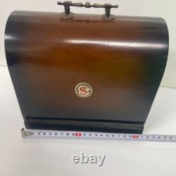 SINGER Antique Sewing Machine Hand-Cranked Sewing Machine Junk With Wooden Cover