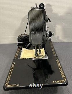 SINGER FEATHERWEIGHT 221 SEWING MACHINE 1956 AM375563 Many Extras & Serviced