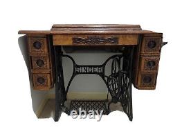 SINGER Manual Antique Sewing Machine with Table