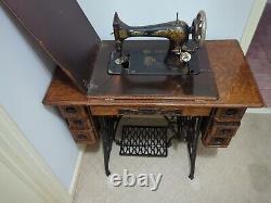 SINGER Manual Antique Sewing Machine with Table