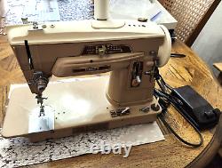 SINGER SLANT-O-MATIC SEWING MACHINE 403A WithFOOT PEDAL, power cord & one cam