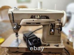 SINGER SLANT-O-MATIC SEWING MACHINE 403A WithFOOT PEDAL, power cord & one cam