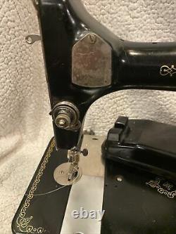 Singer 127-3 Sewing Machine
