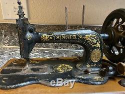 Singer 12K Antique 1879-80 Fiddle Base Hand Crank Sewing Machine Acanthus Leaves