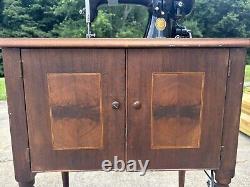 Singer 15-91 Sewing Machine In Foldable Wooden Cabinet (Runs Perfectly)