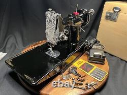 Singer 221-1 Featherweight Sewing Machine