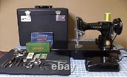 Singer 221 Featherlight Sewing Machine 1957 Excellent Condition