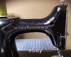 Singer 221 Featherlight Sewing Machine 1957 Excellent Condition