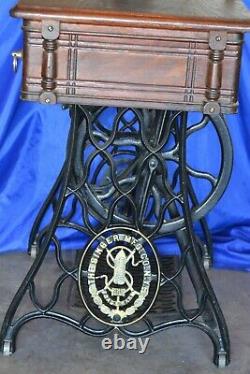 Singer 27 Vs2 Fiddle Base Long Shuttle Treadle Sewing Machine Serviced 1889