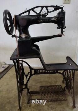 Singer 29-4 Revolving Foot Leather Cobbler Shoe Patch Treadle Sewing Machine