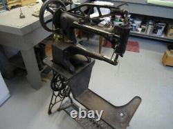 Singer 29-4 Vintage/Antique Industrial Cobbler/Leather Treadle Sewing Machine